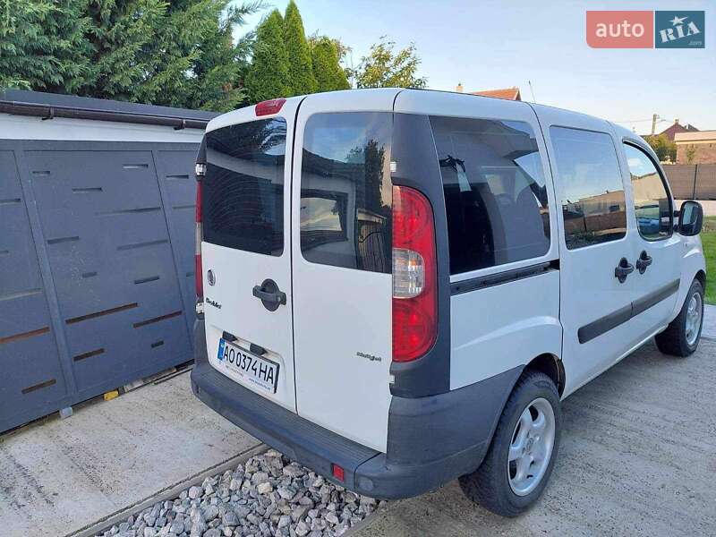 Минивэн Fiat Doblo 2009 в Ужгороде