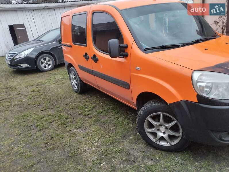 Минивэн Fiat Doblo 2010 в Ровно