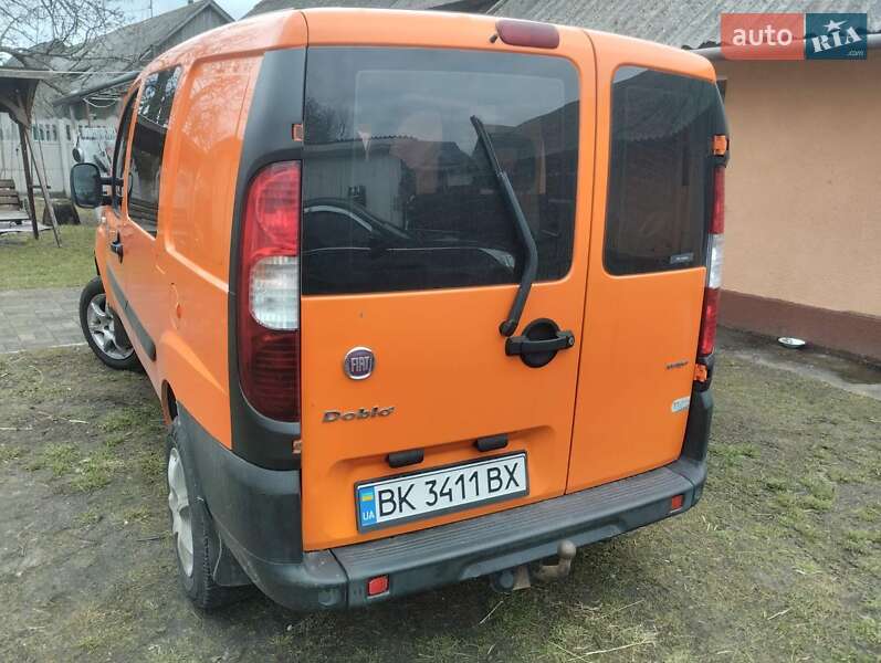 Минивэн Fiat Doblo 2010 в Ровно