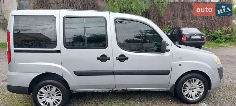 Минивэн Fiat Doblo 2008 в Киеве