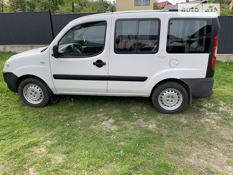 Минивэн Fiat Doblo 2006 в Львове