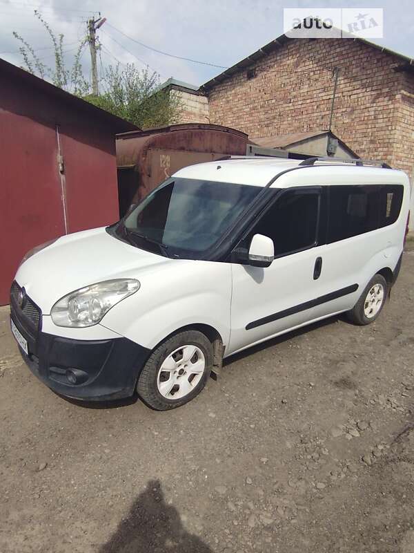 Минивэн Fiat Doblo 2011 в Коломые