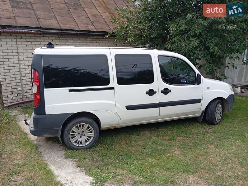 Минивэн Fiat Doblo 2008 в Луцке