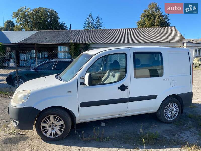 Грузопассажирский фургон Fiat Doblo 2007 в Луцке