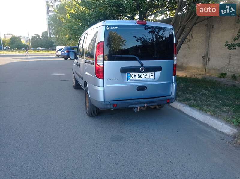 Минивэн Fiat Doblo 2008 в Киеве