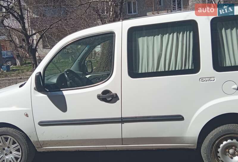 Минивэн Fiat Doblo 2004 в Ровно