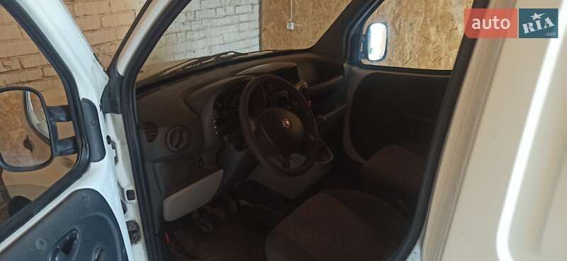 Вантажний фургон Fiat Doblo 2013 в Коротичу