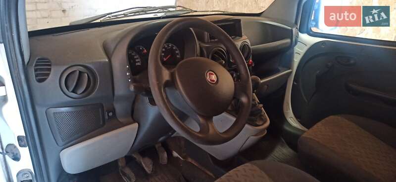 Вантажний фургон Fiat Doblo 2013 в Коротичу