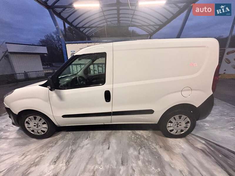 Грузовой фургон Fiat Doblo 2010 в Николаеве