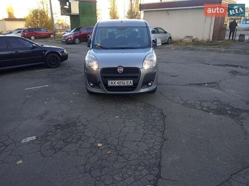 Минивэн Fiat Doblo 2013 в Киеве
