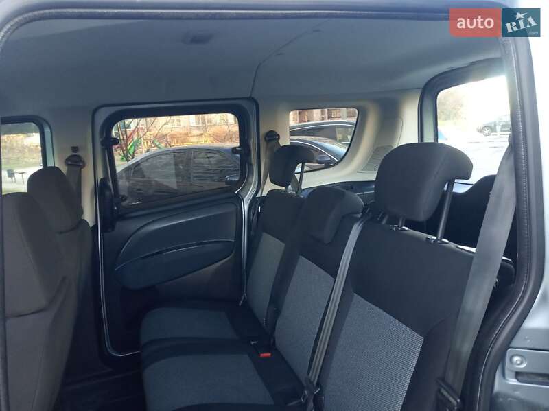 Минивэн Fiat Doblo 2013 в Киеве