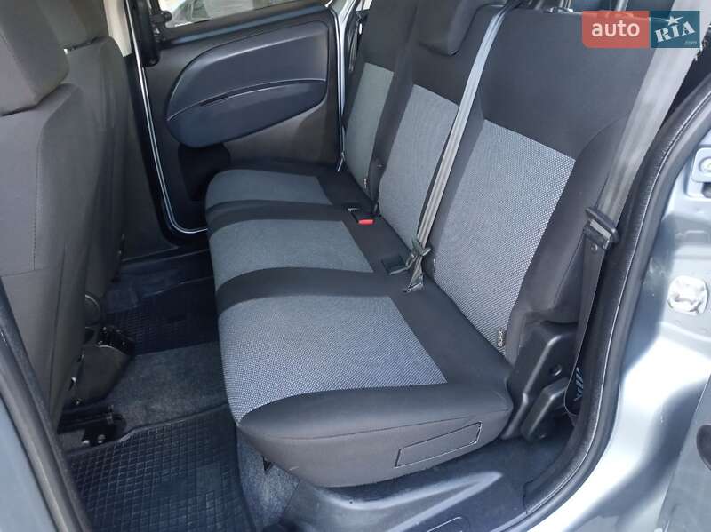 Минивэн Fiat Doblo 2013 в Киеве
