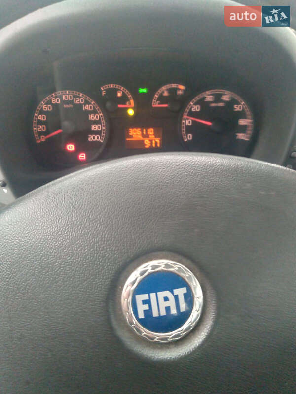 Минивэн Fiat Doblo 2006 в Киеве