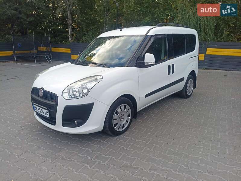 Минивэн Fiat Doblo 2011 в 
