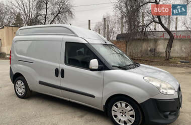 Вантажний фургон Fiat Doblo 2014 в Чернівцях