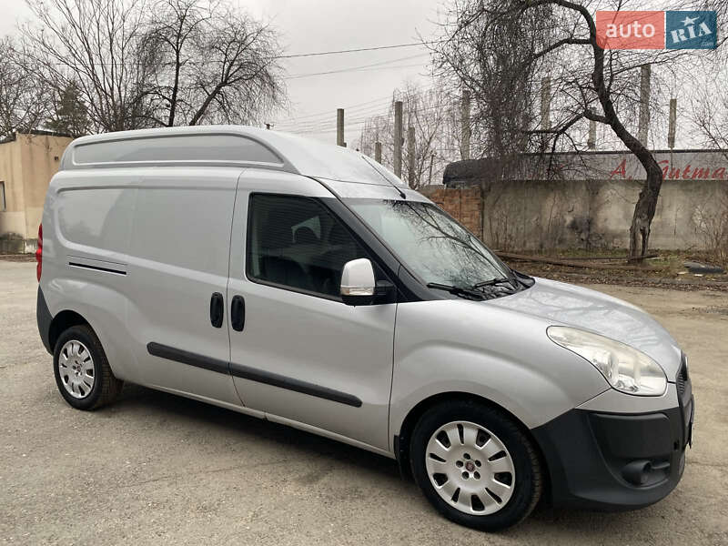 Вантажний фургон Fiat Doblo 2014 в Чернівцях