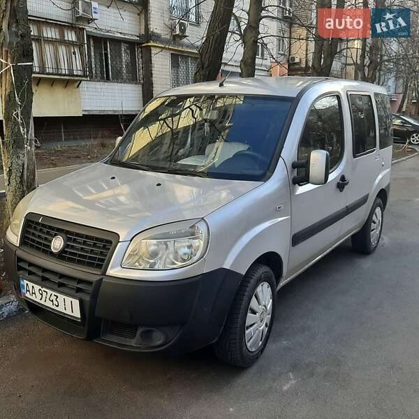 Мінівен Fiat Doblo 2011 в Києві