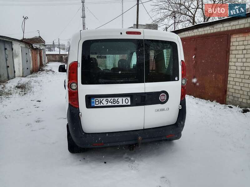 Минивэн Fiat Doblo 2011 в Сарнах