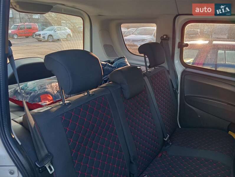 Минивэн Fiat Doblo 2010 в Житомире