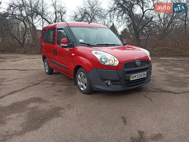 Минивэн Fiat Doblo 2010 в 