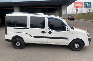 Минивэн Fiat Doblo 2008 в Киеве