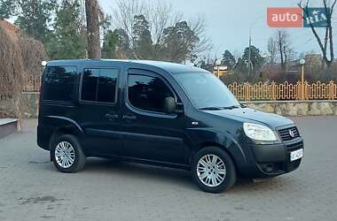 Минивэн Fiat Doblo 2008 в Киеве