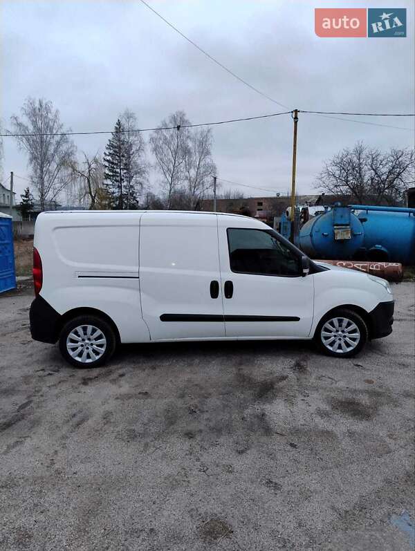 Вантажний фургон Fiat Doblo 2011 в 