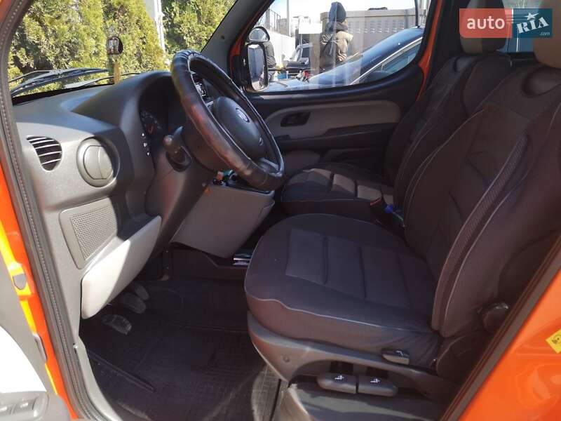 Минивэн Fiat Doblo 2007 в Луцке