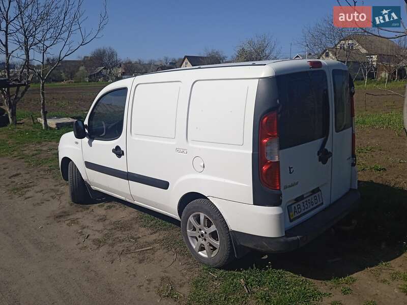 Вантажний фургон Fiat Doblo 2010 в Бершаді
