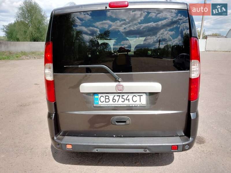 Минивэн Fiat Doblo 2009 в 
