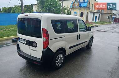 Вантажопасажирський фургон Fiat Doblo 2011 в 