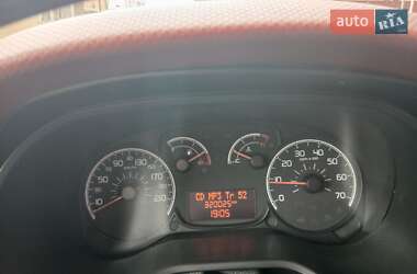 Вантажопасажирський фургон Fiat Doblo 2011 в 