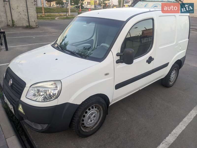 Грузовой фургон Fiat Doblo 2012 в 