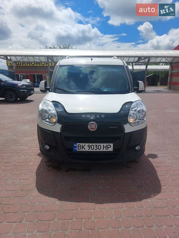 Грузовой фургон Fiat Doblo 2014 в Ровно