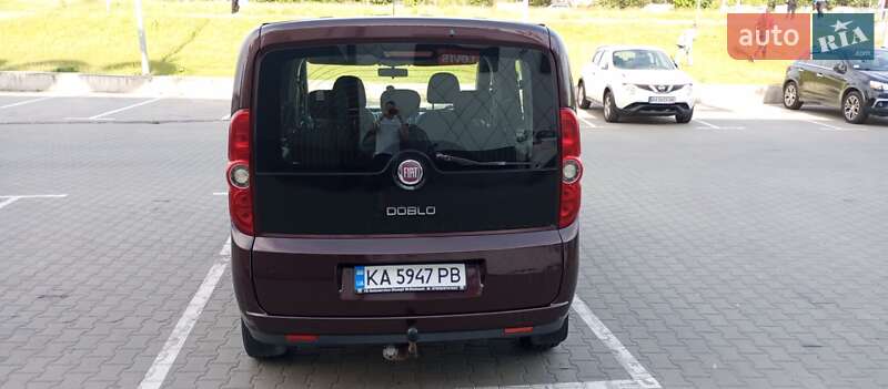 Минивэн Fiat Doblo 2013 в Киеве