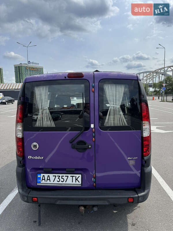 Минивэн Fiat Doblo 2008 в Киеве