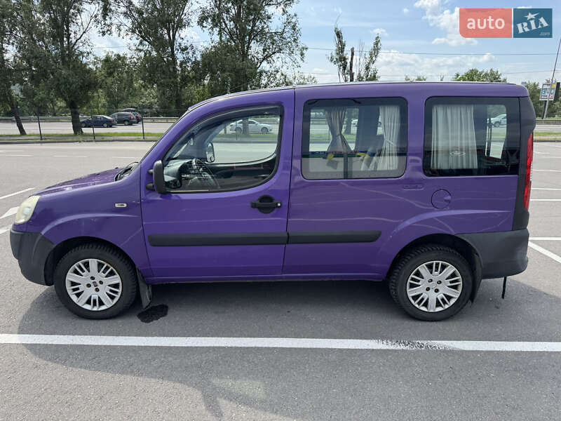 Минивэн Fiat Doblo 2008 в Киеве
