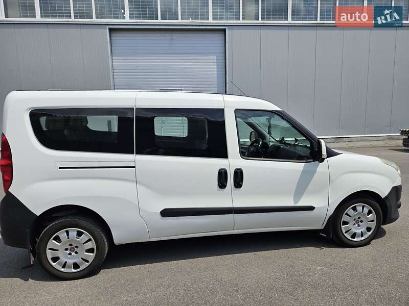 Минивэн Fiat Doblo 2011 в 