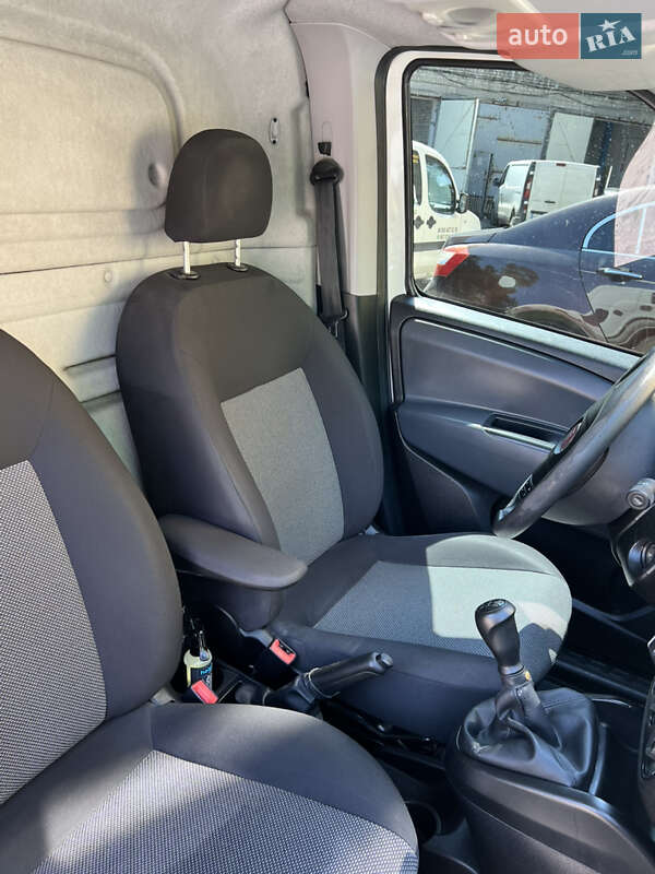 Грузопассажирский фургон Fiat Doblo 2015 в Днепре