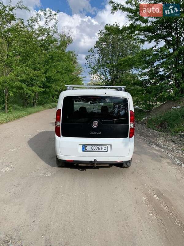 Минивэн Fiat Doblo 2010 в 