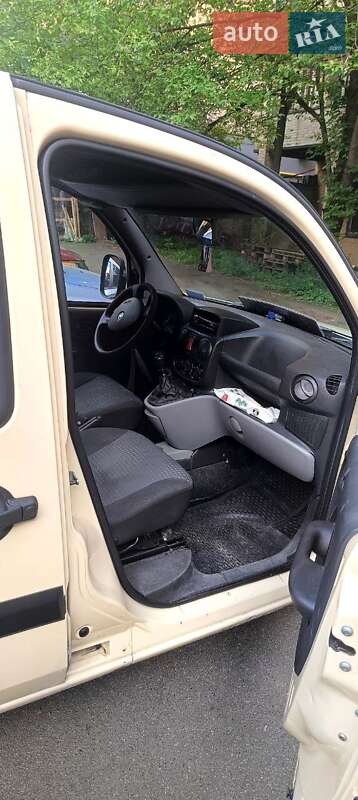 Минивэн Fiat Doblo 2008 в Киеве