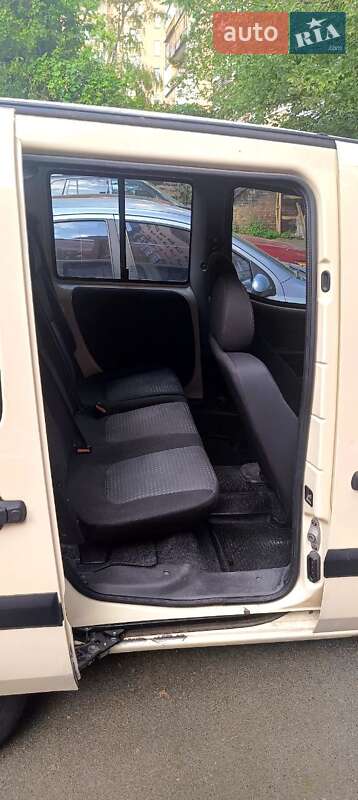 Минивэн Fiat Doblo 2008 в Киеве
