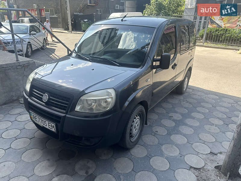 Минивэн Fiat Doblo 2011 в 