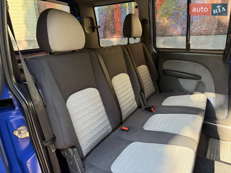 Минивэн Fiat Doblo 2008 в Ровно