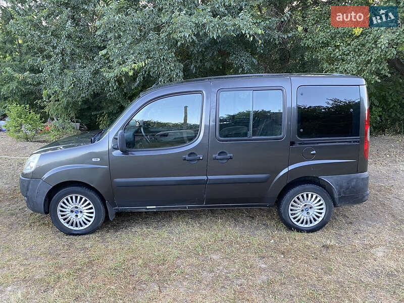 Минивэн Fiat Doblo 2007 в Киеве