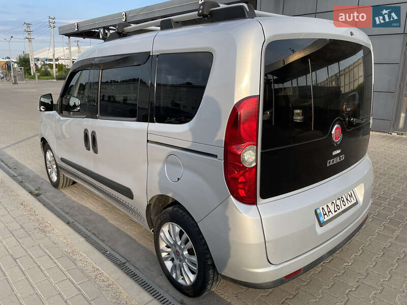 Минивэн Fiat Doblo 2012 в Киеве