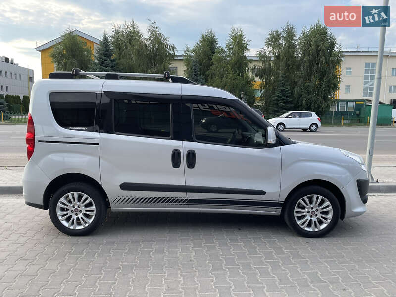 Минивэн Fiat Doblo 2012 в Киеве