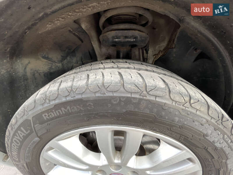 Минивэн Fiat Doblo 2012 в Киеве