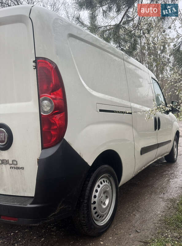 Вантажний фургон Fiat Doblo 2011 в Львові