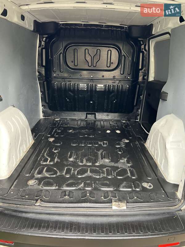 Вантажний фургон Fiat Doblo 2010 в Івано-Франківську